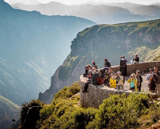 COLCA CANYON FULL DAY TOUR FROM AREQUIPA: Andean Condors at Cruz del Cóndor